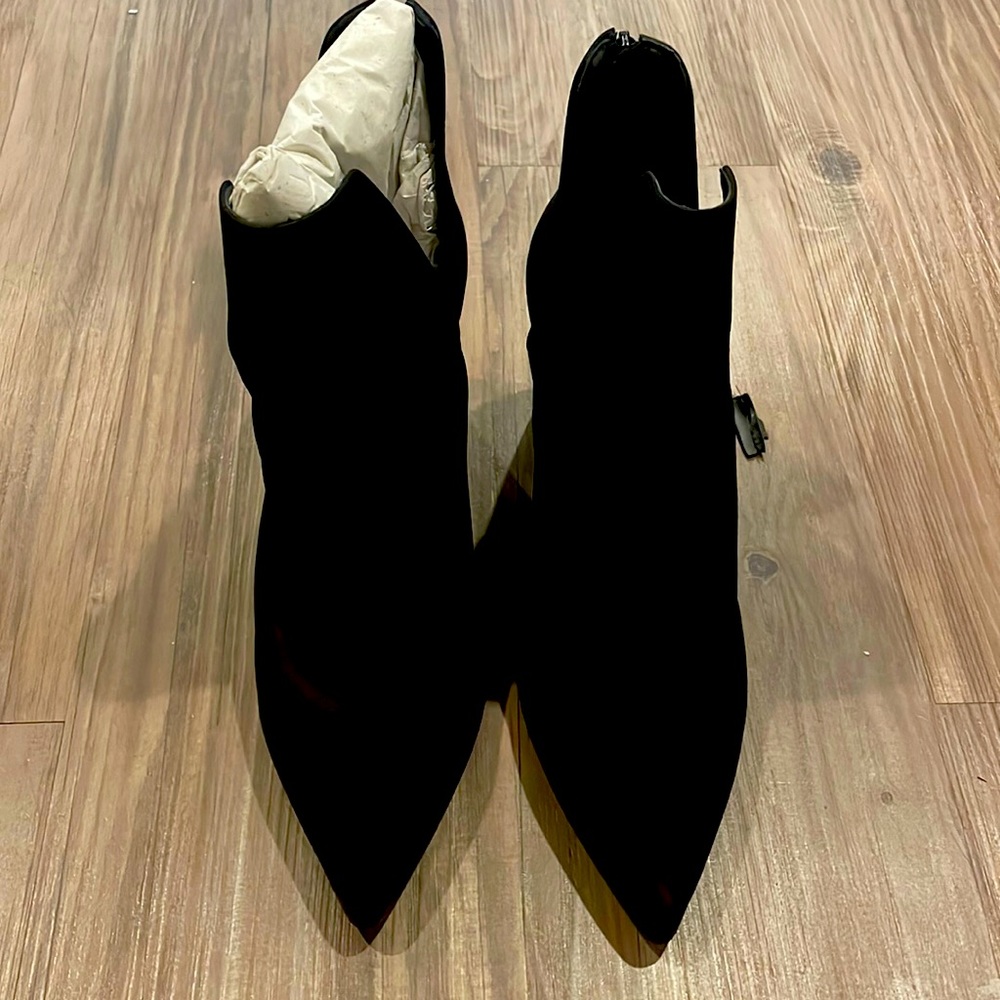 Steve Madden black ankle booties